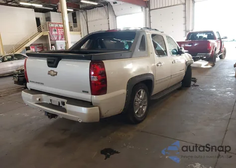2010 Chevrolet Avalanche 1500 Ltz z USA, uszkodzony, nr VIN 3GNVKGE02AG192270